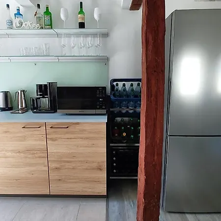 Altstadt-apartment Mit Terrasse Und Homeoffice-arbeitsplatz Apartamento *