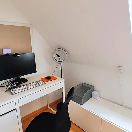 Altstadt-apartment Mit Terrasse Und Homeoffice-arbeitsplatz
